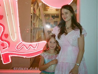 Rachel Korine is hugging her daughter, Lefty Bell Korine as they have dressed up in pink.